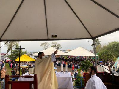 Missa em louvor ao Bom Jesus em Campo Mendes teve o Pároco Sebastião presidindo com liturgia da Rádio Campo Aberto